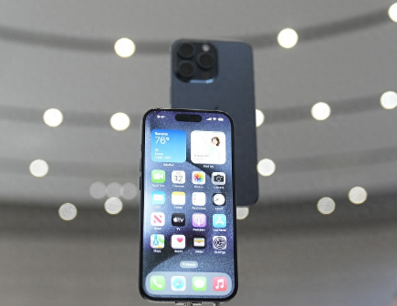 平塘Apple维修站分享买iPhone15还是华为Mate60 